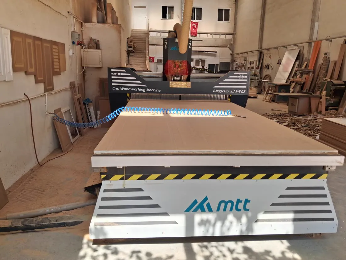CNC tezgâhında işlenmeye hazır levha